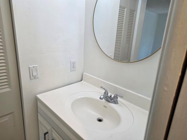 170 SE 7th Street SE 301, Deerfield Beach, FL 33441