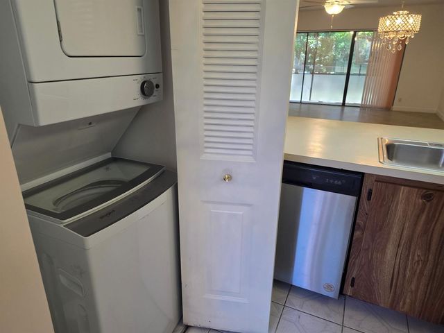 170 SE 7th Street SE 301, Deerfield Beach, FL 33441