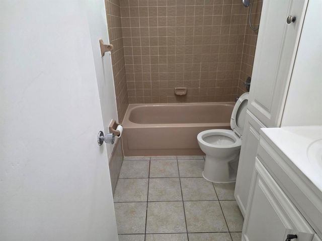 170 SE 7th Street SE 301, Deerfield Beach, FL 33441