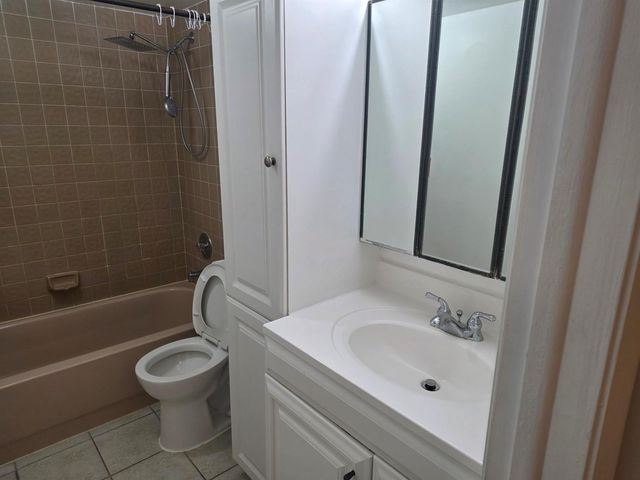 170 SE 7th Street SE 301, Deerfield Beach, FL 33441