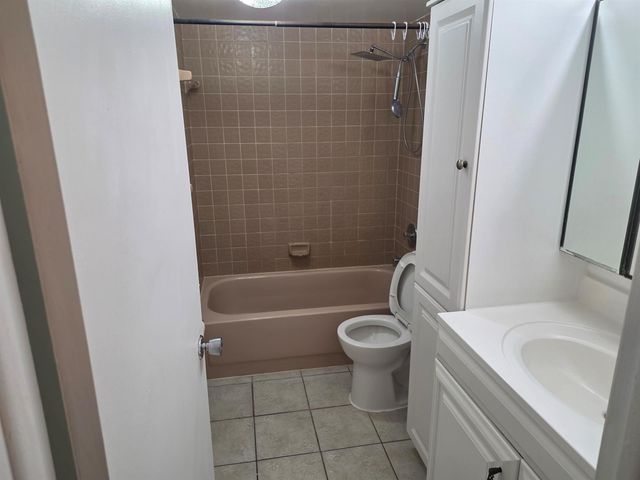 170 SE 7th Street SE 301, Deerfield Beach, FL 33441