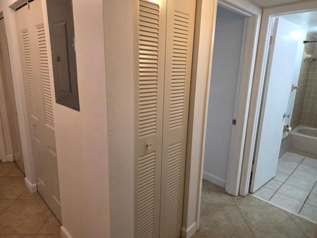 170 SE 7th Street SE 301, Deerfield Beach, FL 33441