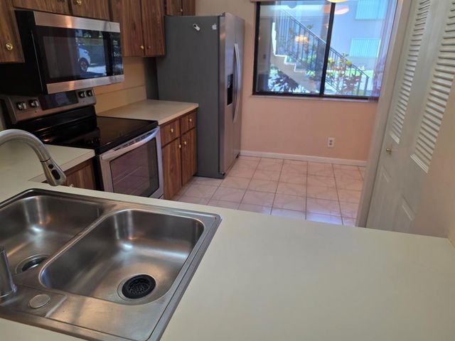 170 SE 7th Street SE 301, Deerfield Beach, FL 33441