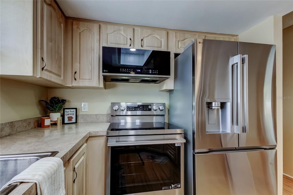 Image 12 of property listing at 101 NESTLEBRANCH DRIVE, Safety Harbor, FL 34695