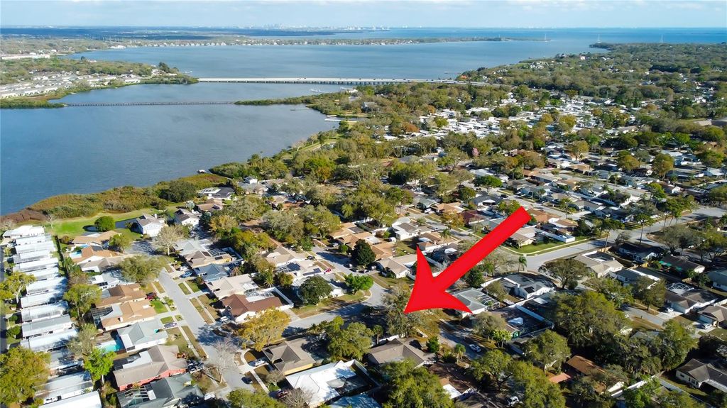 Image 4 of property listing at 101 NESTLEBRANCH DRIVE, Safety Harbor, FL 34695