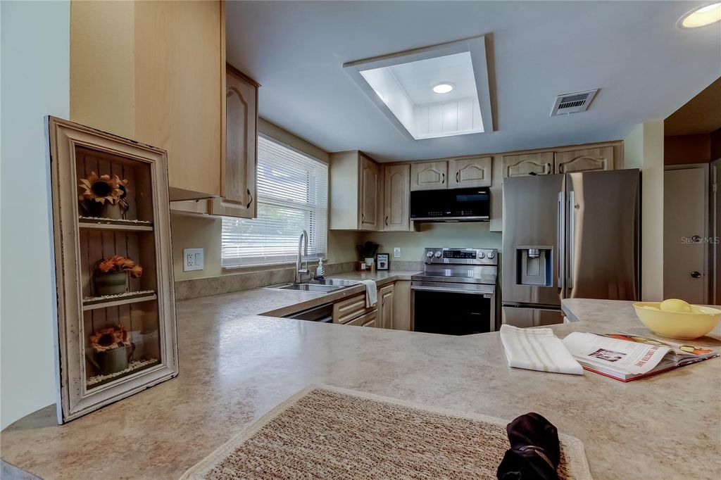 Image 10 of property listing at 101 NESTLEBRANCH DRIVE, Safety Harbor, FL 34695