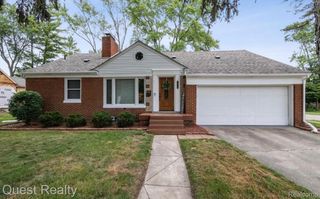 22716 Floral Street, Farmington, MI 48336