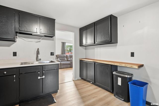 1218 14TH Street, Silvis, IL 61282