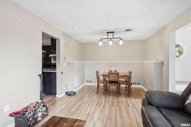 1218 14TH Street, Silvis, IL 61282