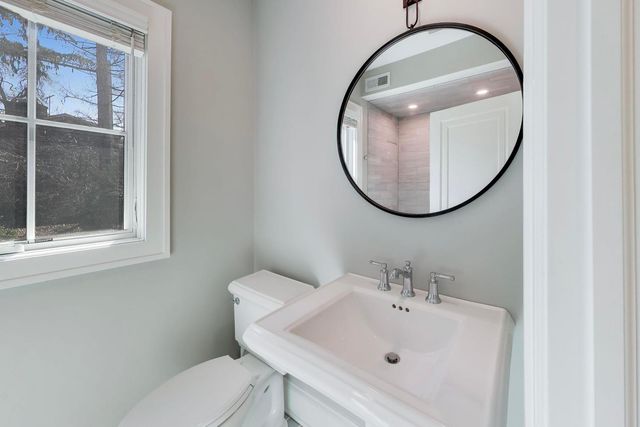 527 E Mayfair Road, Arlington Heights, IL 60005