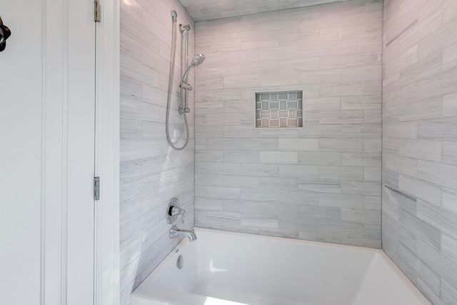 527 E Mayfair Road, Arlington Heights, IL 60005