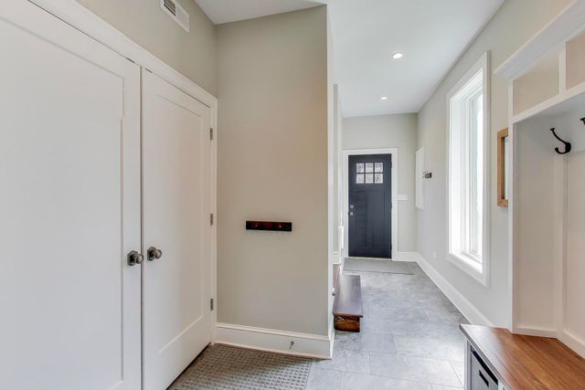 527 E Mayfair Road, Arlington Heights, IL 60005