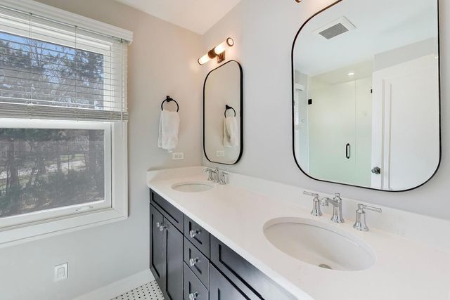 527 E Mayfair Road, Arlington Heights, IL 60005