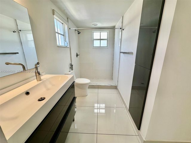 411 SW 37th Ave 3D, Miami, FL 33135