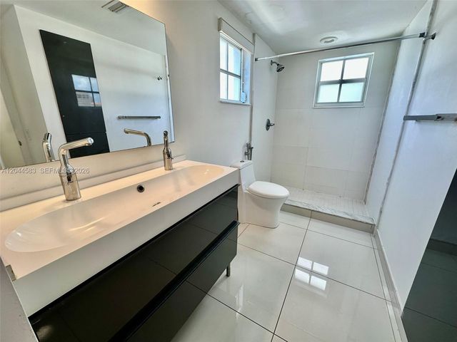 411 SW 37th Ave 3D, Miami, FL 33135