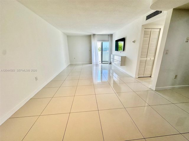411 SW 37th Ave 3D, Miami, FL 33135