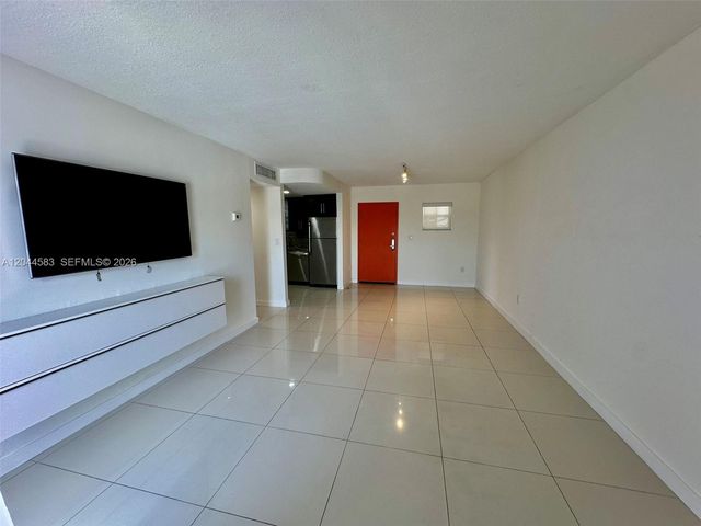 411 SW 37th Ave 3D, Miami, FL 33135