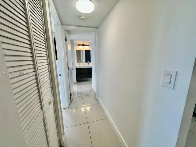 411 SW 37th Ave 3D, Miami, FL 33135