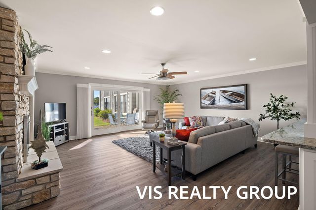 400 Lakeview Court 8B, Spring Lake Vllg, MI 49456