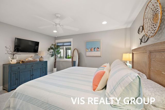400 Lakeview Court 8B, Spring Lake Vllg, MI 49456