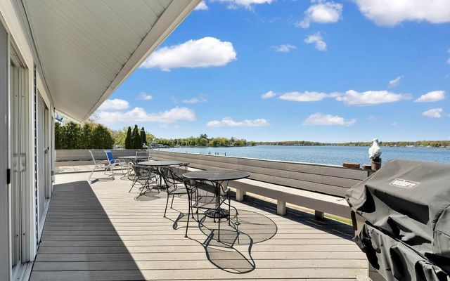 400 Lakeview Court 8B, Spring Lake Vllg, MI 49456