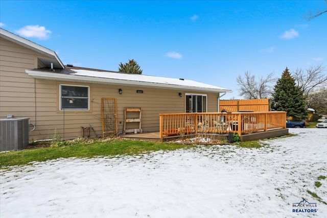 632 WEBER DR, Sturgis, SD 57785