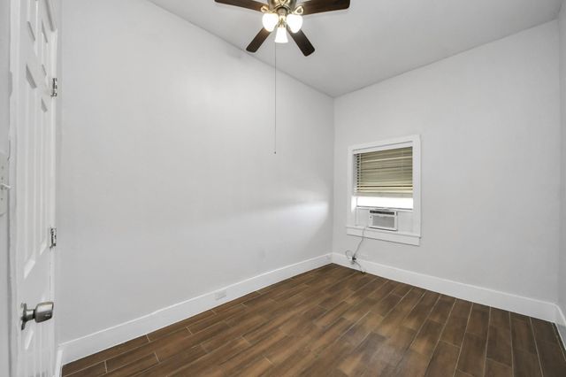 1213 28th Street, Galveston, TX 77550