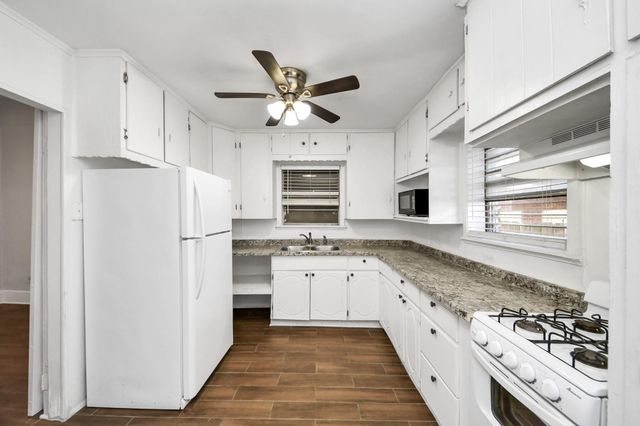 1213 28th Street, Galveston, TX 77550