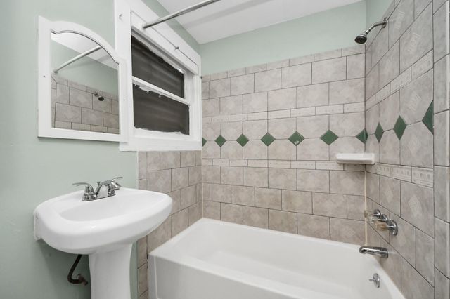 1213 28th Street, Galveston, TX 77550