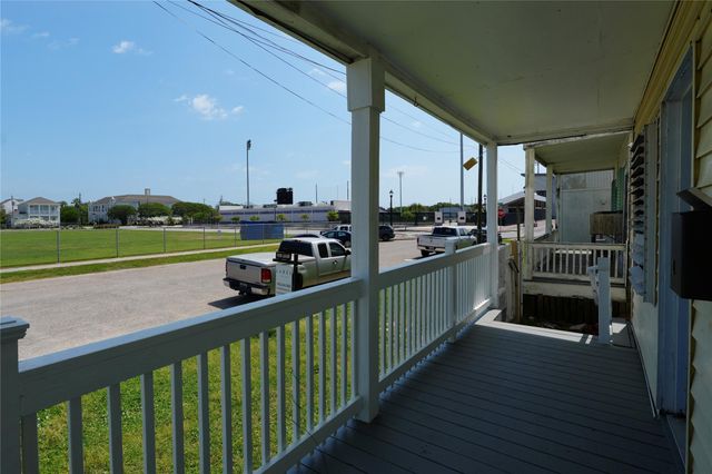 1213 28th Street, Galveston, TX 77550