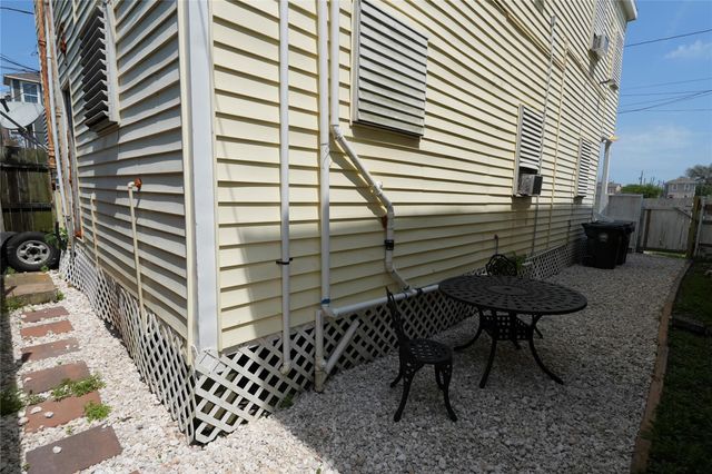 1213 28th Street, Galveston, TX 77550