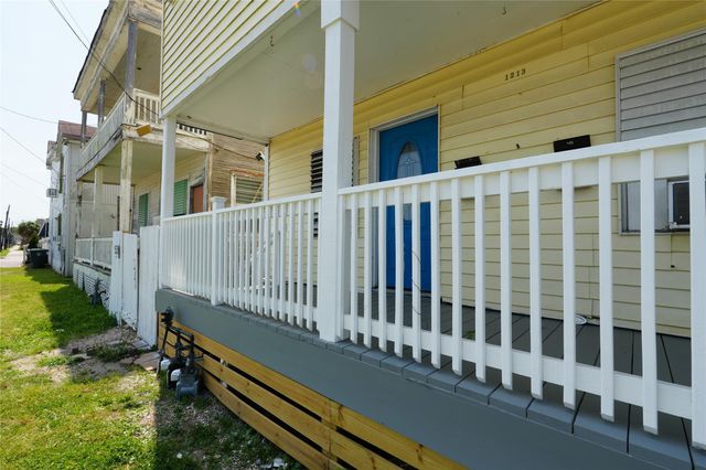 1213 28th Street, Galveston, TX 77550