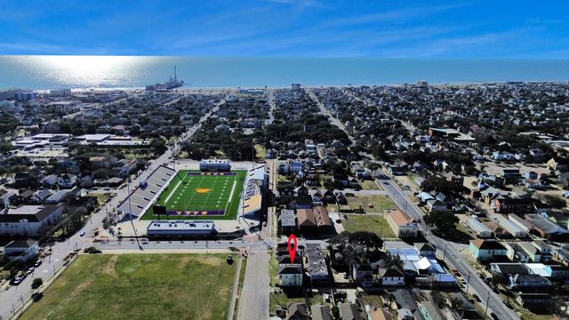 1213 28th Street, Galveston, TX 77550