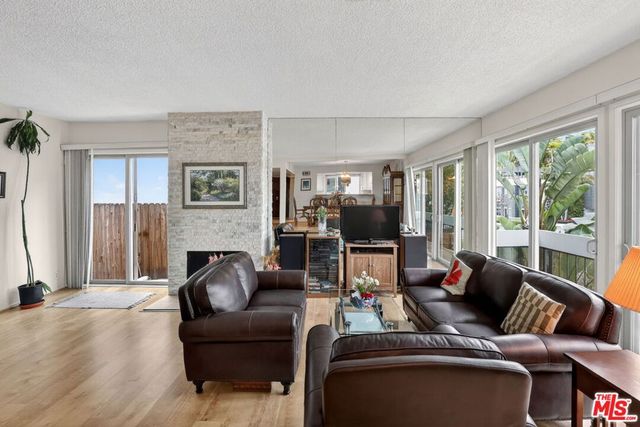 184 N Crescent Drive, Beverly Hills, CA 90210