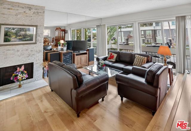 184 N Crescent Drive, Beverly Hills, CA 90210