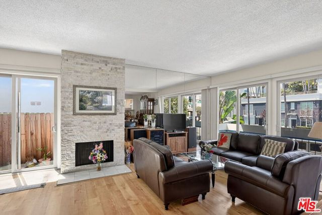 184 N Crescent Drive, Beverly Hills, CA 90210