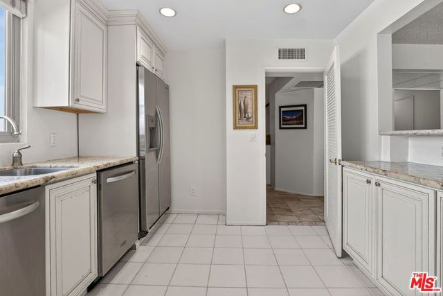 184 N Crescent Drive, Beverly Hills, CA 90210