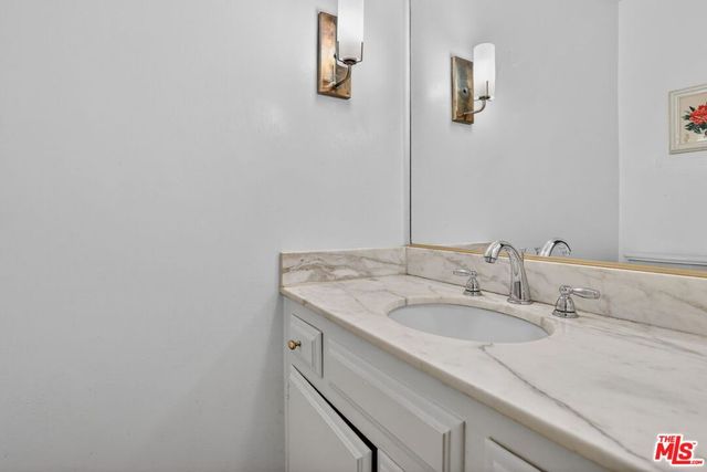 184 N Crescent Drive, Beverly Hills, CA 90210