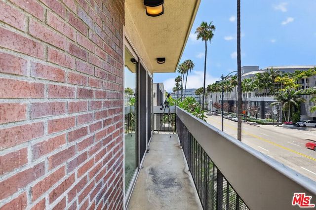 184 N Crescent Drive, Beverly Hills, CA 90210