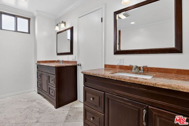 184 N Crescent Drive, Beverly Hills, CA 90210