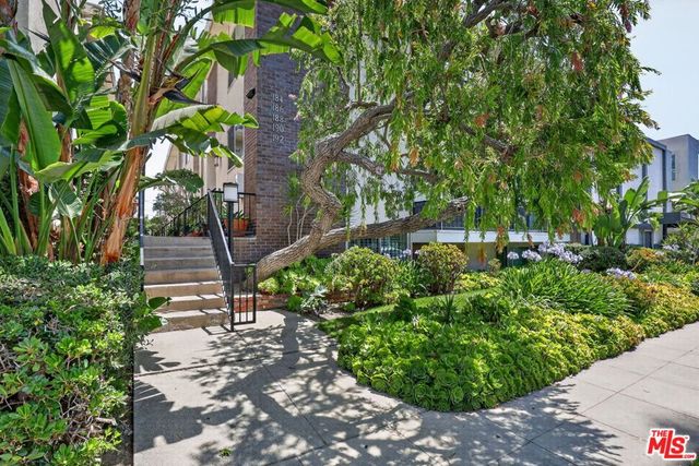 184 N Crescent Drive, Beverly Hills, CA 90210