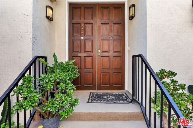 184 N Crescent Drive, Beverly Hills, CA 90210