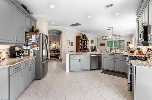 10633 Avila CIR, Fort Myers, FL 33913