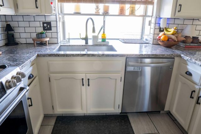 5310 W Sussex Way, Fresno, CA 93722