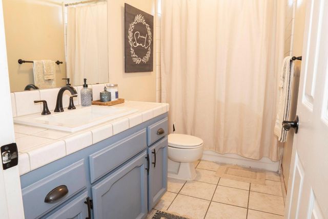 5310 W Sussex Way, Fresno, CA 93722