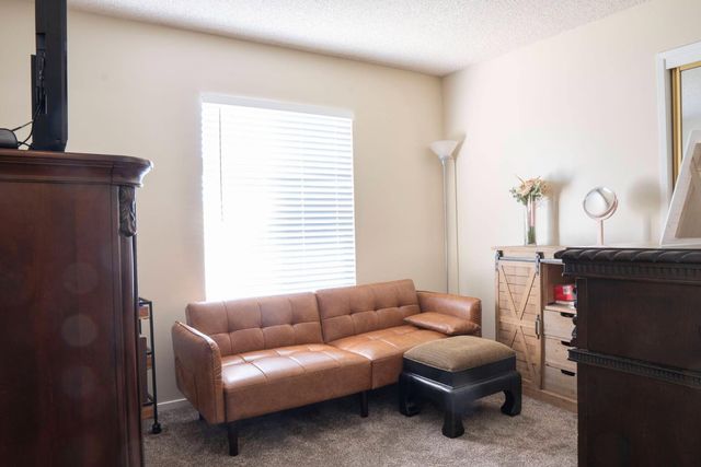 5310 W Sussex Way, Fresno, CA 93722