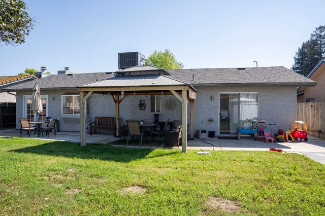 5310 W Sussex Way, Fresno, CA 93722