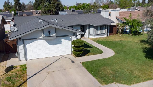 5310 W Sussex Way, Fresno, CA 93722