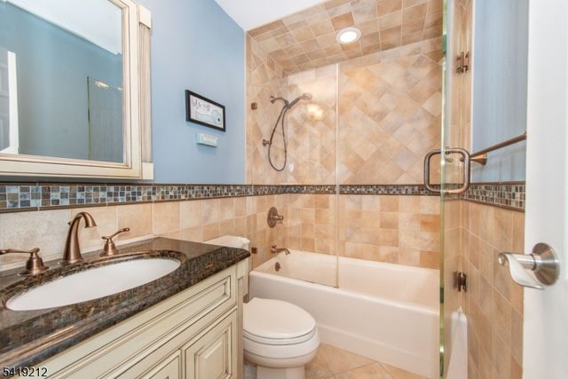 580 Bloomfield Ave 11B, West Caldwell Twp., NJ 07006