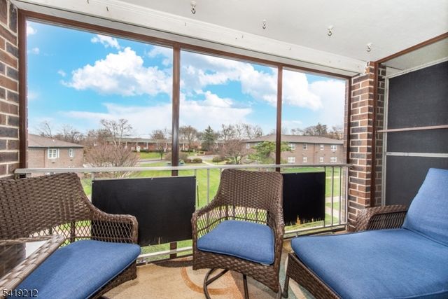 580 Bloomfield Ave 11B, West Caldwell Twp., NJ 07006